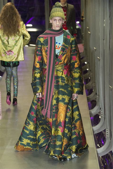 gucci et bijoux de cheveux alessandro michele 2017|Gucci Fall 2017 Ready.